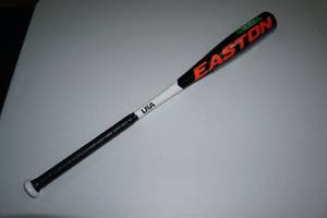 lot 189 image: Easton Elevate 3019 Baseball Bat