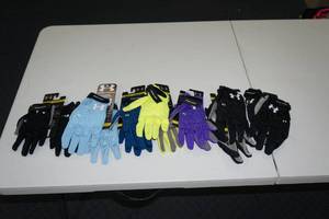 lot 87 image: (7) Under Armour Illusion Womens Lacrosses Gloves