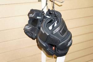 lot 90 image: 2 Sets STX Stallion 300 Arm Pads