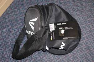 lot 140 image: Easton Ball Bag