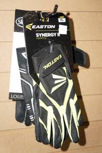 lot 245 image: Batting Gloves