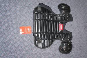 lot 292 image: Rawlings Chest Protector