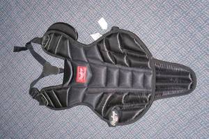 lot 281 image: Rawlings Chest Protector
