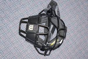 lot 282 image: Wilson Umpire Mask