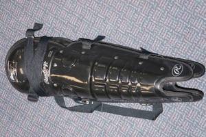 lot 289 image: Rawlings Leg Guards
