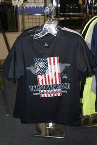 lot 452 image: 20 United We Stand Youth-Adult Small T-Shirts