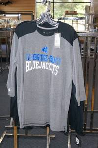 lot 469 image: Cambridge Isanti Long sleeves