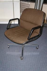lot 536 image: Brown Rolling Office Chair