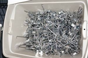 lot 551 image: Display Pegs