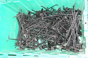 lot 553 image: Display Pegs