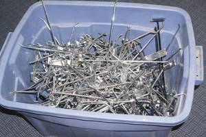 lot 556 image: Display Pegs
