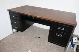 lot 560 image: Office Desk
