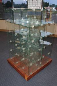 lot 587 image: Glass Cube Compartment Display Unit