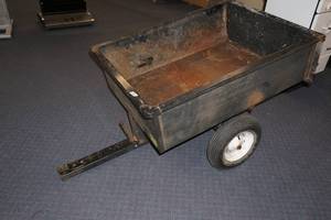 lot 592 image: Small Garden Trailer