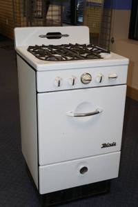 lot 593 image: Dixie Propane Stove