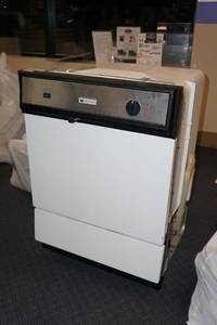 lot 601 image: White Westinghouse Dish Washer