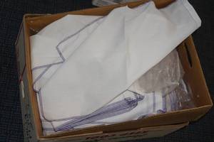 lot 522 image: 200 Blank Rally Towels