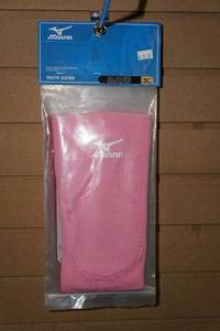lot 278 image: Mizuno Pink Knee Pads