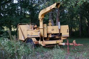 lot 2 image: Vermeer 1250 Pull Behind Wood Chipper