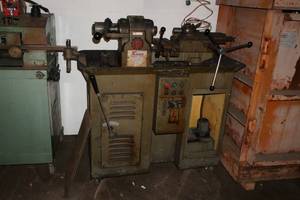 lot 4 image: Enco LHT-25B Turret Lathe