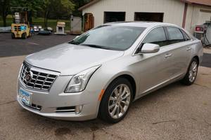 lot 1 image: 2013 Cadillac XTS Sedan