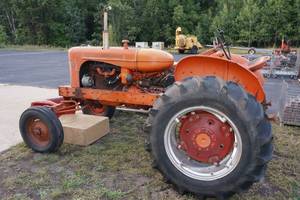 lot 11 image: 1953 Allis Chalmers WD45 Tractor