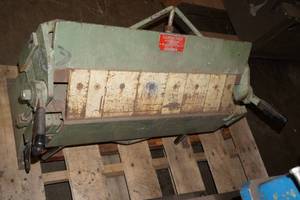 lot 23 image: Connecticut U218 24 Bending Brake