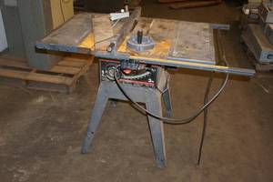 lot 32 image: Craftsman 10 Table Saw