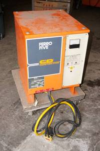 lot 40 image: Ferro Five FR12CE750A 24V Charger