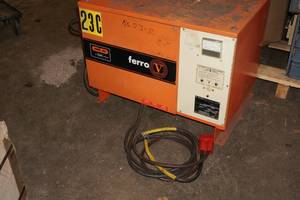 lot 41 image: Ferro Five FR18HK135GA 36V Charger
