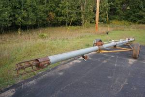 lot 57 image: Hutchinson Portable Silo Auger