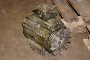 lot 71 image: 2HP Electric Motor