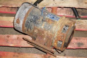 lot 76 image: Hitachi DC Motor