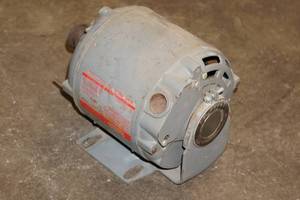 lot 88 image: Dayton 14HP Motor