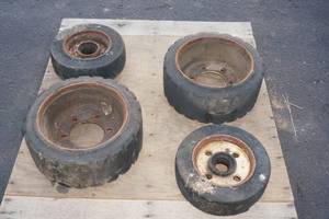 lot 113 image: 4 Wheels and Tires