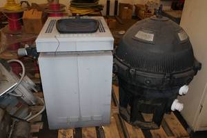 lot 117 image: Large Pool Filter and Heater