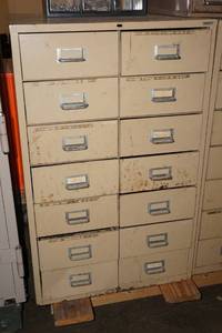 lot 127 image: Metal Drawers with Contents