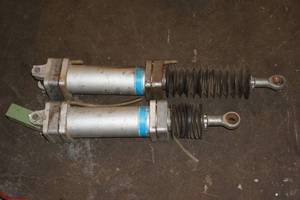 lot 130 image: Industrial Shocks