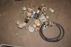 lot 132 image: Regulators and Gauges