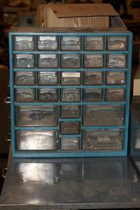 lot 136 image: Small Organizer with Contents