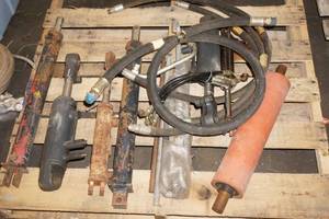 lot 166 image: Hydraulic Rams and Hoses
