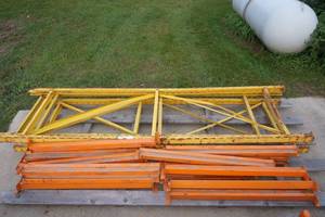 lot 152 image: 3 Sections of Pallet Racking