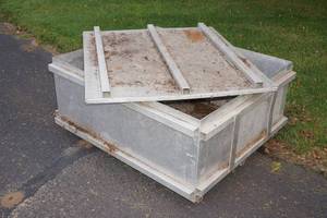 lot 192 image: Large Metal Sifter Box