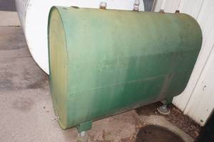 lot 194 image: Green Tank