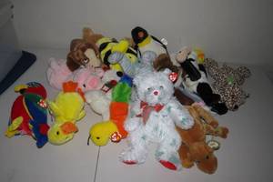 lot 231 image: Large Beanie Babies