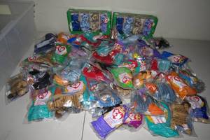 lot 235 image: McDonalds Beanie Babies - Clubby Bears