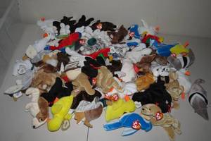 lot 236 image: Loose Beanie Babies