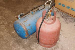 lot 250 image: 2 Air Tanks
