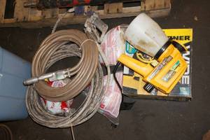 lot 319 image: Paint Sprayers and Hoses