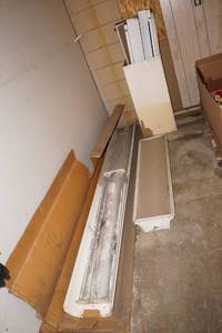 lot 322 image: Lighting Assemblies